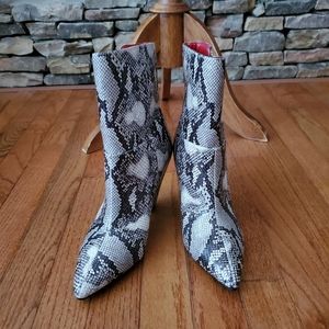 Chinese Laundry Roslina Animal Print Bootie